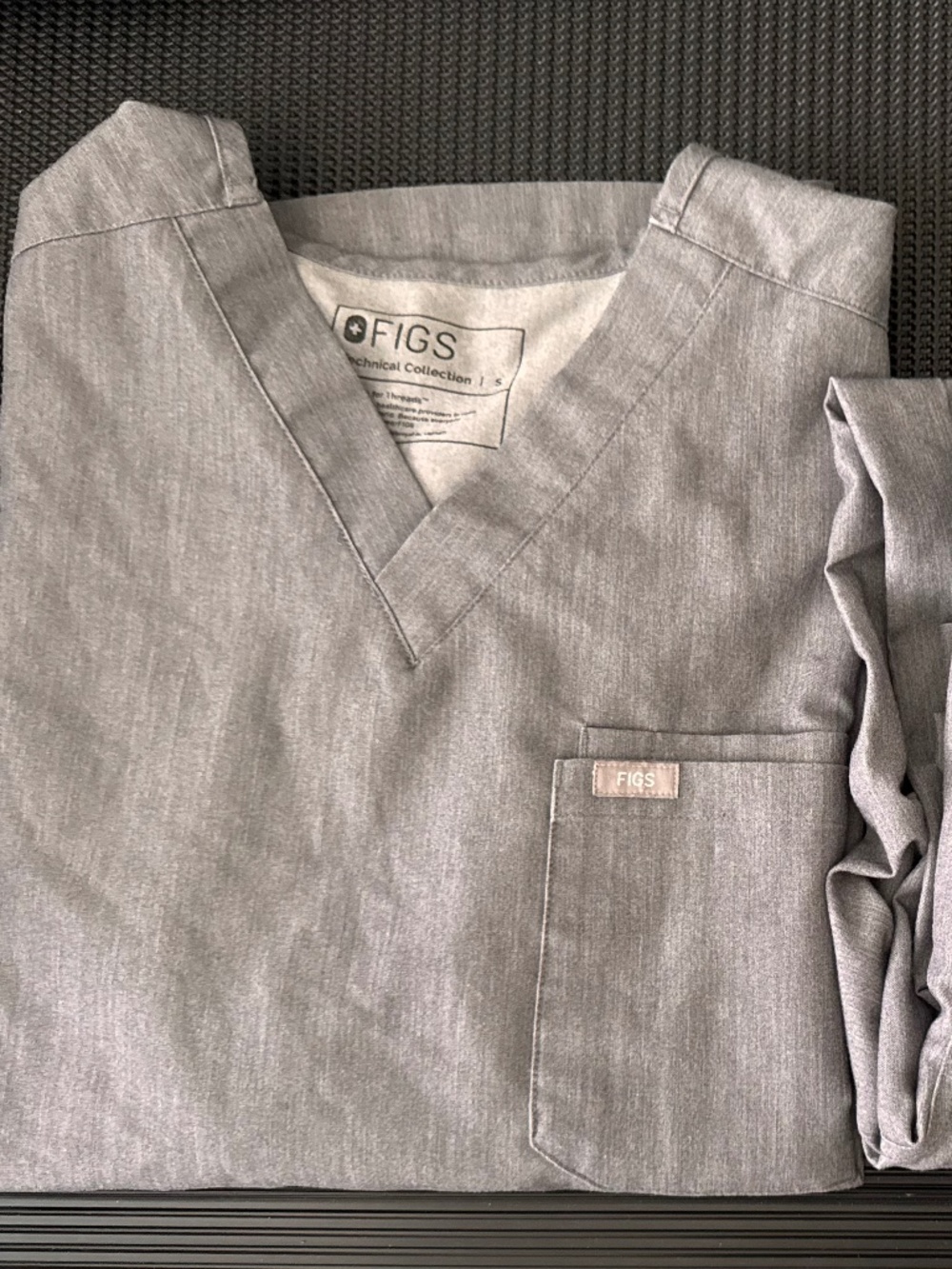 Small Mens FIGS heather grey scrub set
